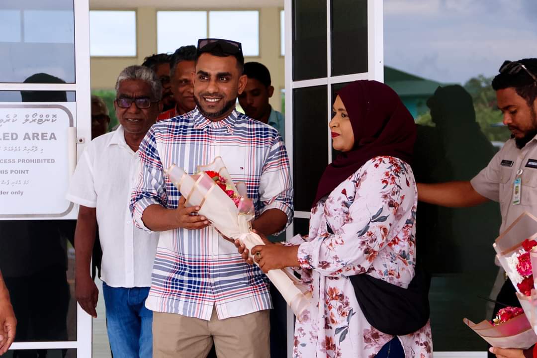 ފަތުރުވެރިކަމުގެ އެވޯޑް ދިނުމުގެ ހަފްލާއަށް ވަޒީރު ފައިސަލާއި މާލޭގެ މޭޔަރާއި ސީއީއޯ ވަޖީހު ފުވައްމުލަކަށް