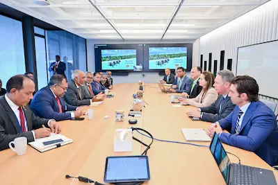 ރައީސް ޑރ.މުޢިއްޒު، ނިއުޔޯކްގައި ހުންނަ ގޫގުލްގެ އޮފީހަށް ޒިޔާރަތްކުރައްވައިފި