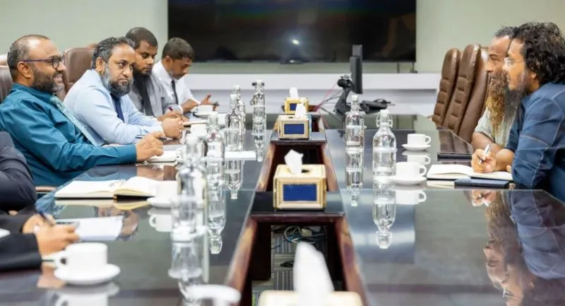 މިނިސްޓަރު ޝަހީމް ޖަމްޢިއްޔަތުއް ސަލަފާއި ބައްދަލުކުރައްވައިފި