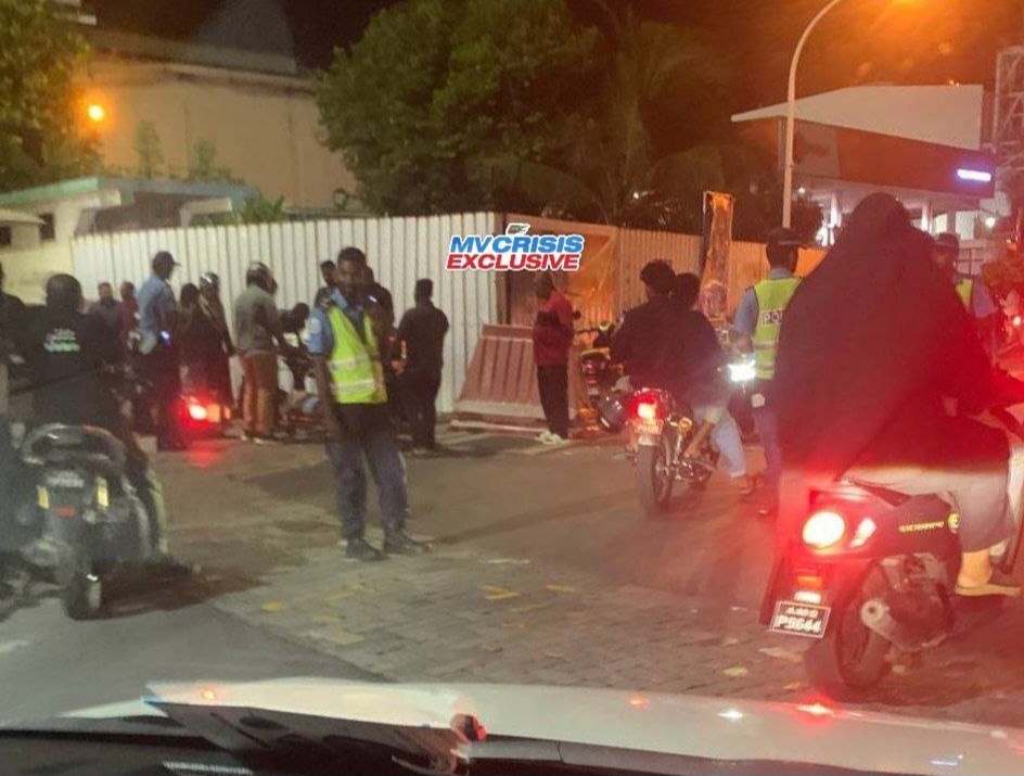 މާލޭގައި ހިނގި އެކްސިޑެންޓެއްގައި އަންހެނެއްގެ ބޮލަށް އަނިޔާތަކެއްވެ ފަރުވާ ދެނީ