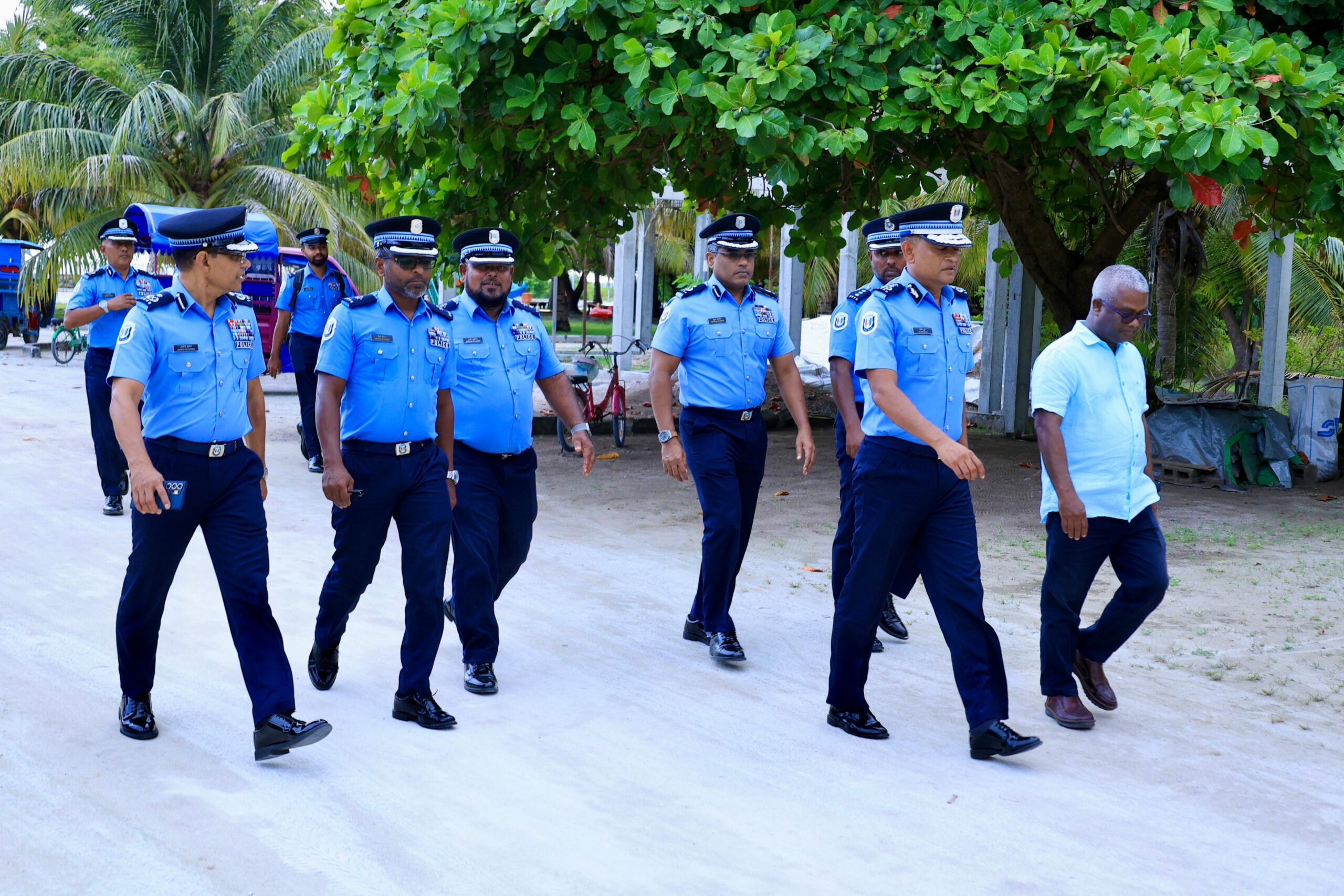 ރައްޔިތަކު ބޭނުމެއްޖެހިގެން ފުލުހަކު ކައިރިއަށް ހިނގައްޖެނަމަ މާޔޫސްކޮށްނުލާތި: ސީޕީ ޝުޖާއު