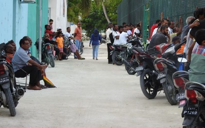 އަލަށް ވަޒީފާގެ މައިދާނަށް ނުކުންނަ ޒުވާނުން ހޭލުންތެރި ކުރަނީ