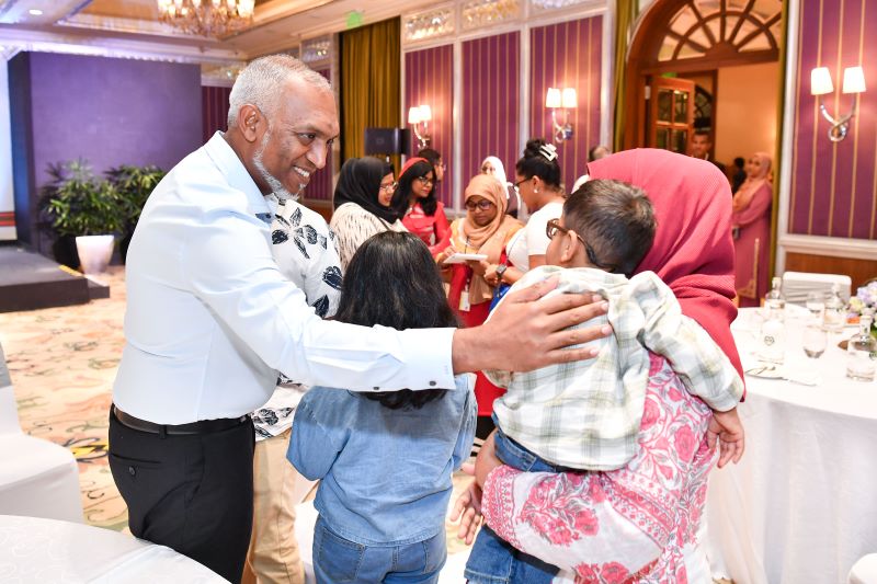 އިންޑިއާގެ ބެންގަލޫރުގައި ދިރިއުޅޭ ދިވެހިންނާ ރައީސުލްޖުމްހޫރިއްޔާ ބައްދަލުކުރައްވައިފި