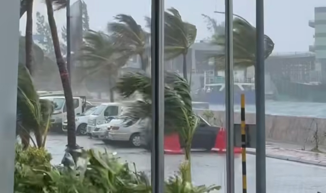 އާދަޔާހިލާފަށް މޫސުން ގޯސް، ރާއްޖެ ކައިރިން ކޮޅިގަނޑެއް އުފެދިފައި، އުދައިގެ އަސަރުކުރުން އެކަށީގެންވޭ!