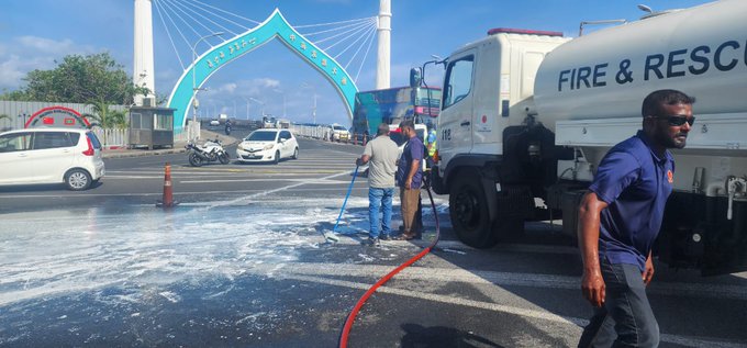 ވެއްޓުނު ކުލަ ފާޓާތަކުން އެޅުނު ކުލަތައް، ސާފު ކުރުމަށް ސިފައިން ފަށައިފި