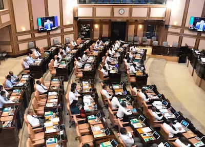ސިޔާސީ ޕާޓީތައް 1 ލައްކަ ރުފިޔާއިން ޖޫރިމަނާ ކުރެވޭ ގޮތަށް ގާނޫނަށް އިސްލާހު ގެންނަނީ