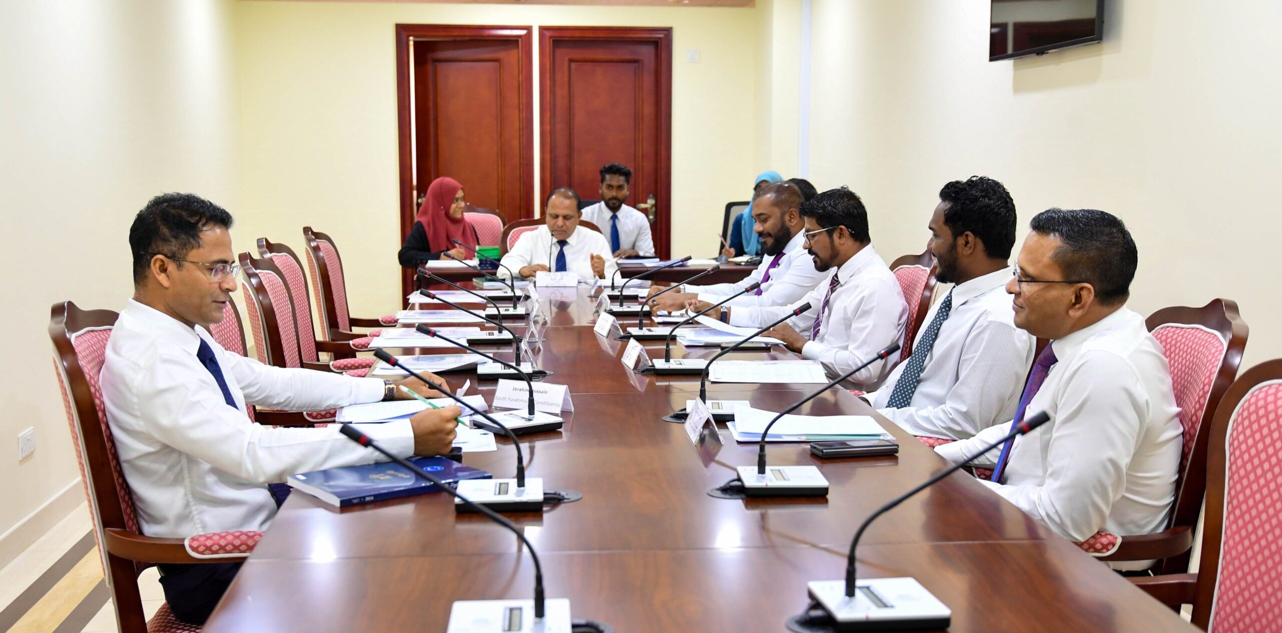 އީސީއާއި، އޭސީސީގެ ވެރިން ކަނޑައެޅުމުގެ ބާރު ރައީސަށް ދޭ ގޮތަށް ހުށަހެޅި އިސްލާހަށް ޚިޔާލު ހޯދަނީ