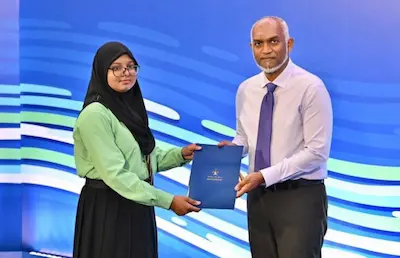135 ދަރިވަރުންނަށް ޓީޗަރުކަމުގެ ސްކޮލަރޝިޕް ލިޔުން، ރައީސް ޑރ މުއިއްޒު ހަވާލުކޮށްދެއްވައިފި