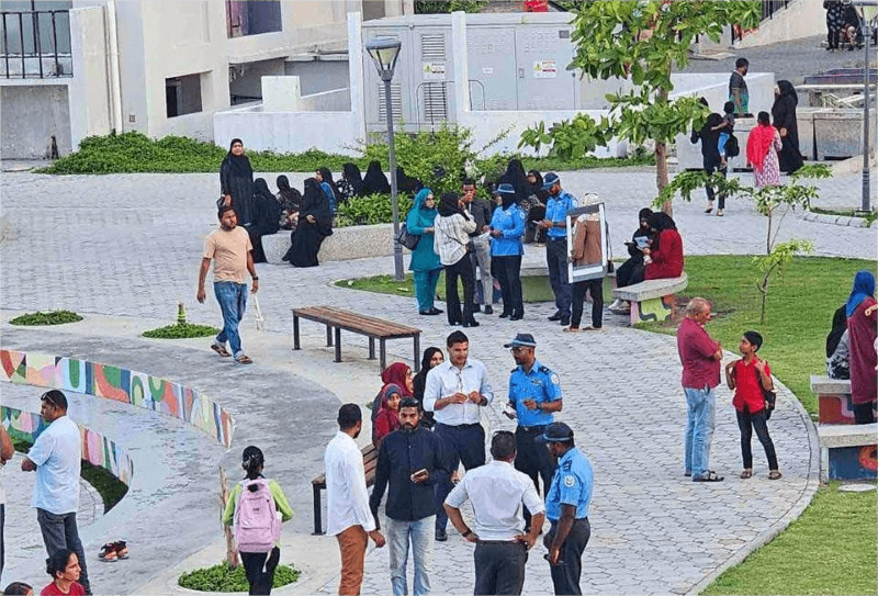 48 ފުޅި ބަނގުރަލާއެކު 3 މީހަކު ހައްޔަރުކޮށްފި