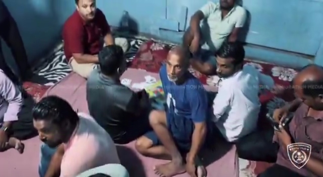 ސައްހަ ވިސާއެއް ނެތި، ނުގަވާއިދުން އުޅެމުންދިޔަ 13 ބިދޭސީއަކު އަތުލައިގެންފި