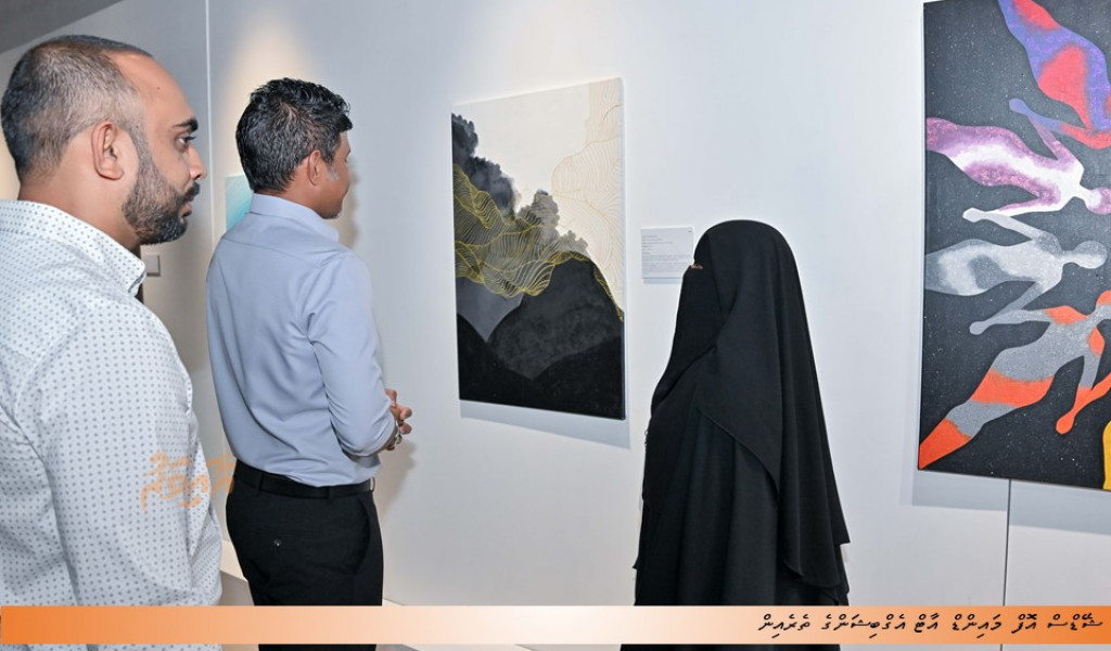 ‘ޝޭޑްސް އޮފް މައިންޑް’ ކުރެހުމުގެ މައުރަޒު އިފްތިތާހު ކޮށްފި