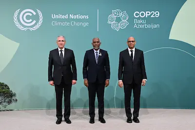 އަޒަރުބައިޖާންގެ ވެރިރަށް ބަކޫގައި ކުރިއަށްދާ، ކޮޕް-29 ސަމިޓު ހުޅުވުމުގެ ރަސްމިއްޔާތުގައި ރައީސް ބައިވެރިވެވަޑައިގެންފި