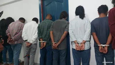 ހިޔާ ޓަވަރުގައި މީހަކު ރަހީނު ކުރީ، މަސްތުވާތަކެތީގެ ވިޔަފާރިއެއްގެ ތެރެއިން ހިނގި ދެބަސްވުމެއްގައި: ފުލުހުން
