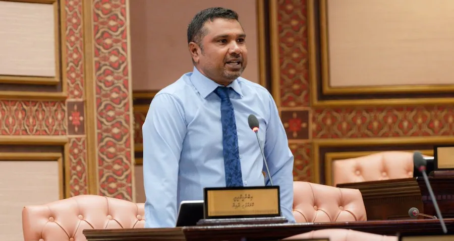 މާލިއްޔާގައި ހުރި ހުރިހާ ފައިސާއަކީ ބޮޑެތި ވިޔަފާރިވެރިންނަށް ބަހައިލެވޭ އެއްޗެއް ގޮތުގައި އޮވެގެނެއް ނުވާނެ: އިބްރާހިމް ދީދީ