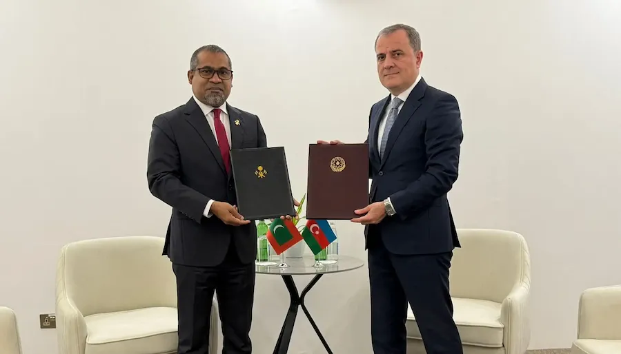 ރާއްޖެއާއި އަޒަރްބައިޖާނާ ދެމެދު ދެ އެއްބަސްވުމެއްގައި ސޮއިކޮށްފި