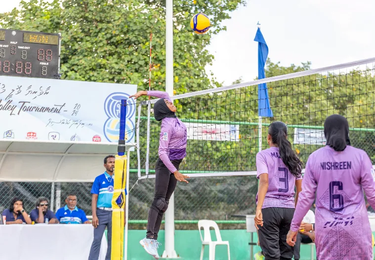 ސީދާ 3 ސެޓުން ބޮންބޮން ސްޕޯޓްސް ކުލަބު ބަލިކޮށް ގެމަނަފުށިން މުބާރާތް ފެށީ ފުރިހަމަ މޮޅަކާއިއެކު!