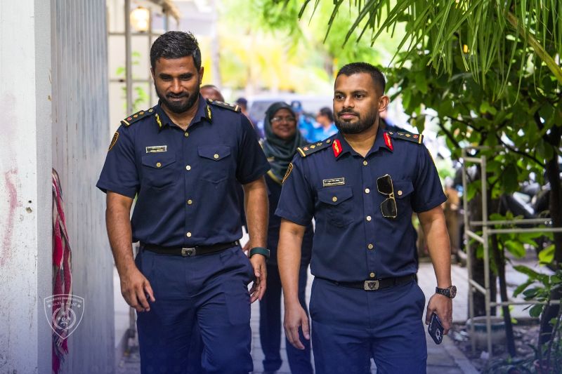 އިމިގްރޭޝަނުން މީހުން ހޭލުންތެރިކުރުމަށް އަތޮޅުތެރެއަށް!