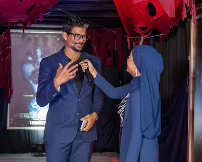 ޕަރީ އޮލިމްޕަހުގައި ކުރިޔަށް, ފިލްމު ބެލި އެންމެން ބުނީ ‘ބެސްޓް’ ކަމަށް!