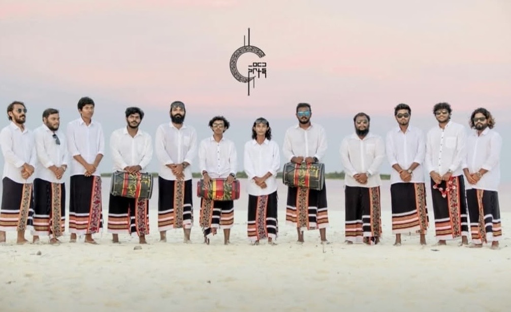 ފުރެއްދަ ބޮޑުބެރު: ރިސޯޓުތަކާއި މުބާރާތްތައް ފަޅުފިލުވާލަދެމުން އަންނަ ޒުވާން ބޮޑުބެރު ގުރޫޕް!