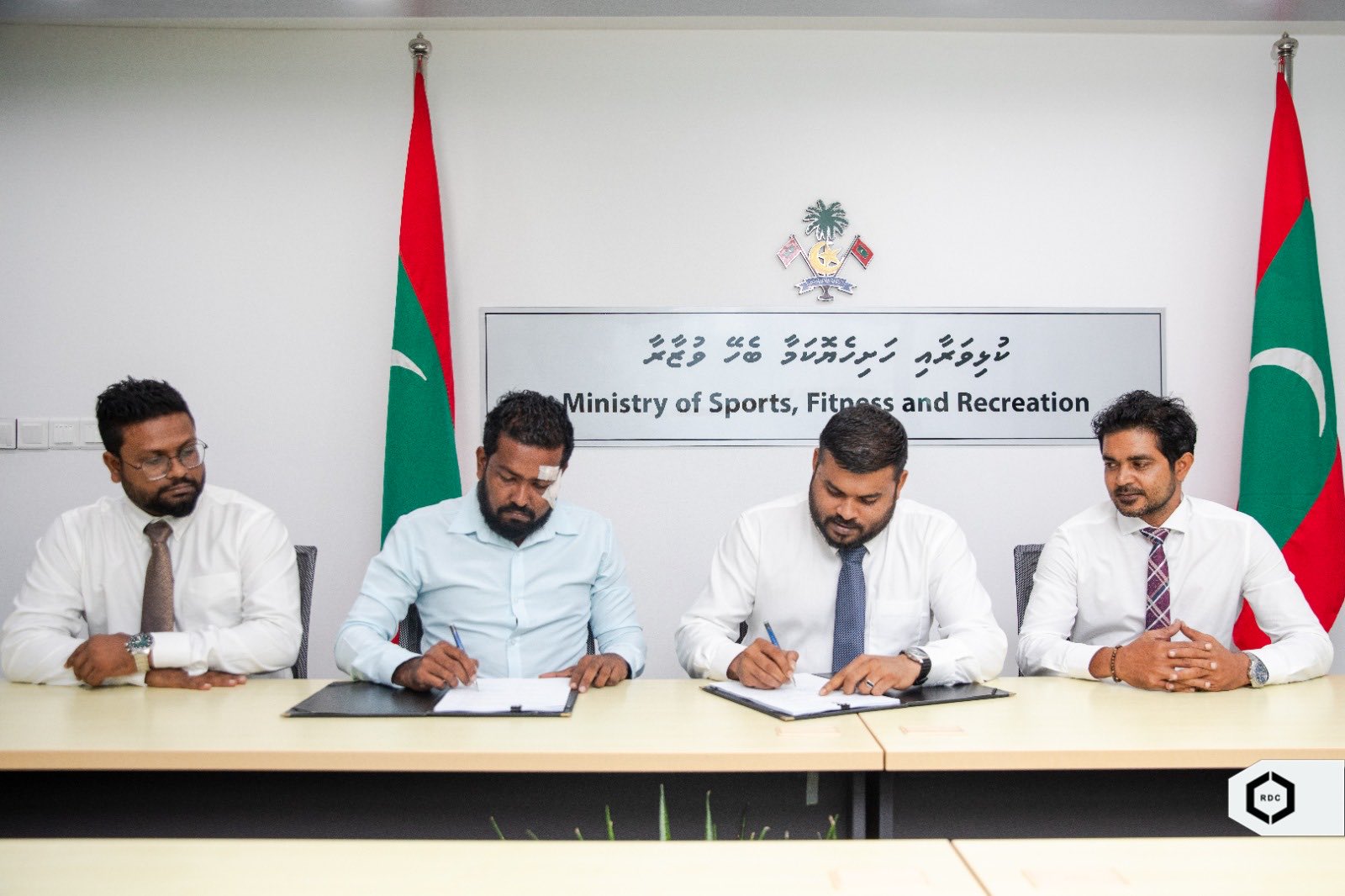 ލ. ދަނބިދޫގައި ފިޓްނަސް އެންޑް ރެކްރިއޭޝަން ސެންޓަރު އަޅަން އާރުޑީސީއާ އެކު ސޮއިކޮށްފި