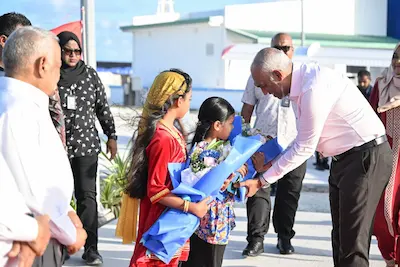 ރައީސްގެ ދެކަނބަލުންނަށް މީދޫއިން ހޫނު މަރުޙަބާއެއް