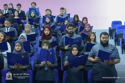 ރައީސްގެ ހަރުދަނާ ސިޔާސަތުގެ ކާމިޔާބީއަށް އިތުރު ބޮޅެއް، ރާއްޖޭގެ މެޑިކަލް ޑިގްރީ އިނގިރޭސިވިލާތުން ބަލައިގަންނަން ފަށައިފި
