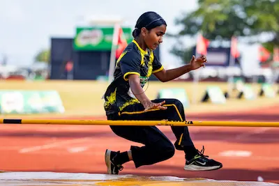 ކުޅިވަރު ކުޅޭ ތަންތަނުގައި ނަމާދުކުރެވޭނެ އިންތިޒާމު ހަމަޖައްސައި، ބަންގި ގަޑިއަށް ކުޅިވަރު މެދުކަނޑައިލުން ލާޒިމު ކުރަނީ