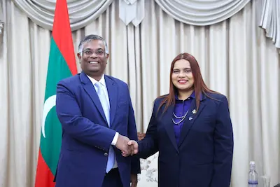 ޚާރިޖީ ވަޒީރު އިރުތިޝާމްގެ ފުރަތަމަ ރަސްމީ ދަތުރުފުޅުގައި އިންޑިއާއަށް ފުރާވަޑައިގެންފި