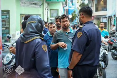 ގަވާއިދާ ހިލާފަށް އުޅޭ ބިދޭސީން ހޯދުމުގެ ބޮޑު އޮޕަރޭޝަނެއް: 254 މީހަކު އިމިގްރޭޝަންގެ ބެލުމުގެ ދަށަށް