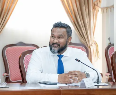 ހިތަދޫ އުތުރު ދާއިރާގެ ކޮންގްރެސް ޕާޓީގެ ޓިކެޓް ކުރީގެ މެންބަރު ސިނާން ކަށަވަރު ކުރައްވައިފި