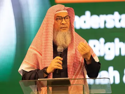 މަޝްހޫރު ދީނީ އިލްމުވެރިޔާ ޝައިހު އާސިމް ރާއްޖޭގެ ފަސް ސިޓީގައި ދަރުސްތައް ބާއްވަނީ
