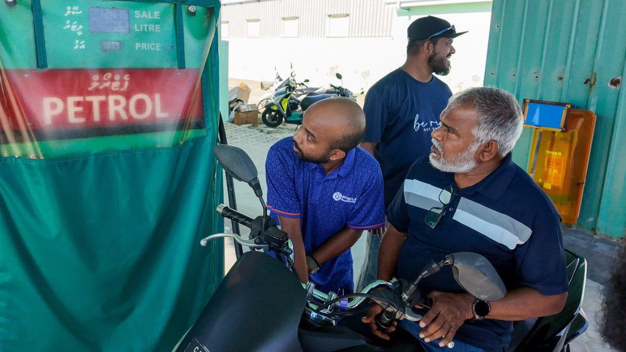 ދ. ކުޑަހުވަދޫގައި ގާއިމްކުރި އެފްއެސްއެމްގެ ފިއުލް ސްޓޭޝަނުން ހިދުމަތް ދޭން ފަށައިފި