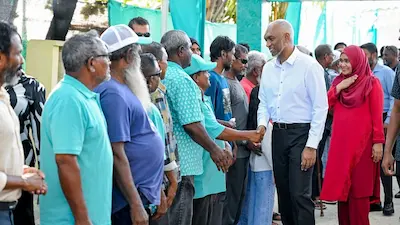 ރަސްދޫގެ ތާރީހީ ކާމިޔާބީ ފާހަގަކުރެއްވުމަށް ރައީސް ރަސްދޫއަށް؛ އެރަށުން ދެންނެވީ ވަރަށް ހޫނު މަރުހަބާއެއް!