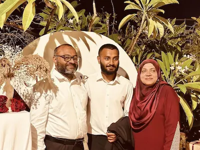 މެލޭޝިއާގެ އައިއައިޔޫއެމްގެ އެކެޑެމިކް އެކްސެލެންސް އެވޯޑް މިނިސްޓަރު ޝަހީމްގެ ދަރިފުޅު މާހިލްއަށް