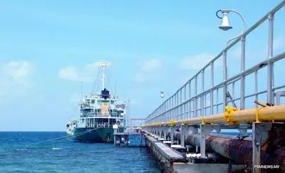 ލ ގާދޫގައި ބަންކަރިން ޚިދުމަތް ތަރައްޤީކުރުމަށް ޝައުގުވެރިކަން ފާޅުކުރި ފަރާތްތަކާއެކު މަޝްވަރާކުރަނީ