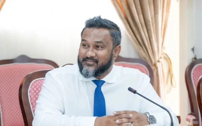 ހިތަދޫ އުތުރު ދާއިރާގެ ބައި-އިލެކްޝަންގައި ވާދަ ކުރައްވާނެކަން ސިނާން އިއުލާން ކުރައްވައިފި