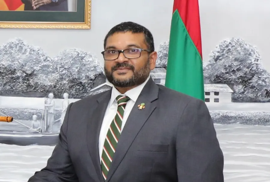 ދިފާއީ ވަޒީރު ޣައްސާން މައުމޫން މަގާމުން އިސްތިއުފާ ދެއްވައިފި