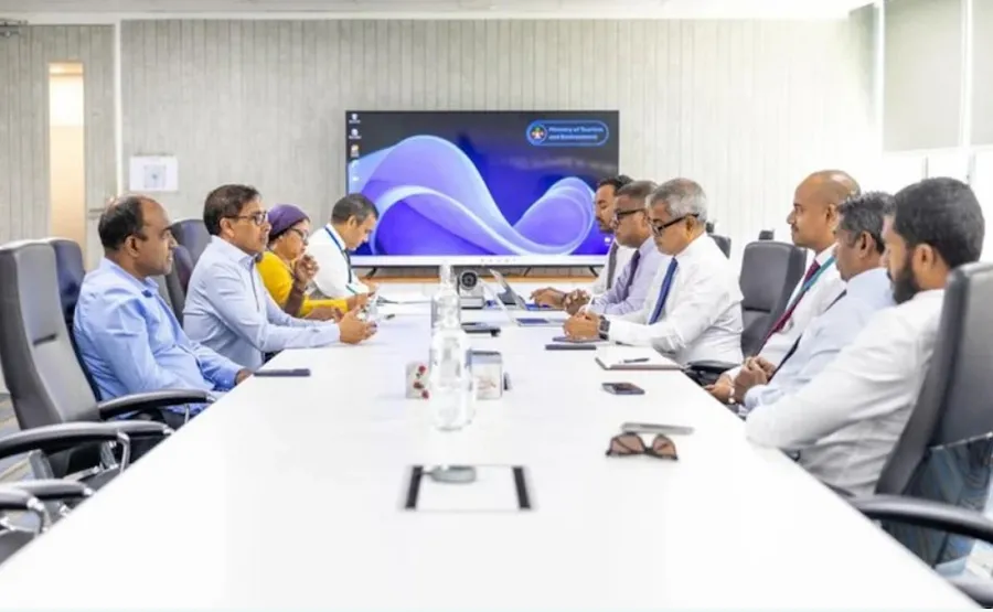 މެދުއިރުމަތީގެ މަސްރަޙަށް އަންނަ ބަދަލުތަކާ ގުޅިގެން ވަޒީރު ތޯރިގާއި މަޓީ، ތެޔޮ ކުންފުނިތަކާއެކު މަޝްވަރާ ބައްދަލުވުމެއް ބާއްވައިފި