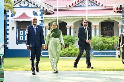 ޢުމްރާގެ އަޅުކަން އަދާކުރެއްވުމަށް، ރައީސްގެ ދެކަނބަލުން މާދަމާ ސަޢޫދީއަށް ފުރާވަޑައިގަންނަވާނެ