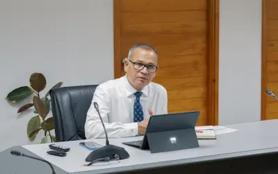 އެއްވެސް ތަފާތު ކުރުމެއް ނެތި ހުރިހާ ކައުންސިލްތަކާއެކު ގުޅިގެން މަސައްކަތް ކުރައްވާނެކަމުގެ ޔަގީންކަން ވަޒީރު އާދަމް ޝަރީފް ދެއްވައިފި