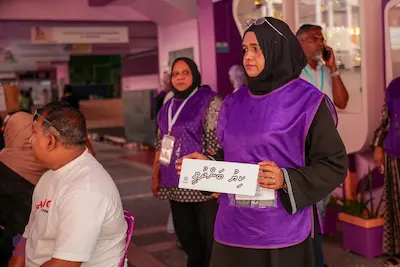ވޯޓުލުމަށް އިތުރުކުރި ވަގުތު ހަމަވެ ކިއުތައް ބަންދުކޮށްފި