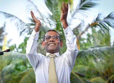 އިތުރު ދަރަންޏެއް ނެގުމަކާ ނުލައި 524 މިލިއަން ޑޮލަރުގެ ސުކޫކް ދެއްކުމުން ކުރީގެ ރައީސް ނަޝީދުގެ ތައުރީފު