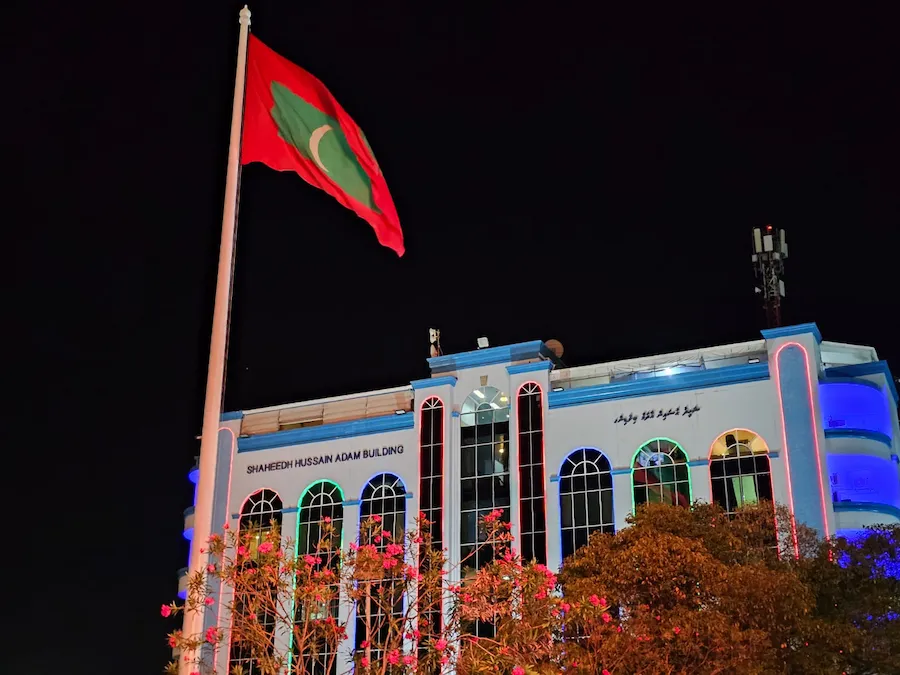 މަސްތުވާތަކެތީގެ ކެފޭއެއްގެ ތެރެއިން މަރުވެފައި އޮއްވާ ފެނުނު މީހާގެ އޮޓޮޕްސީ ހަދަނީ