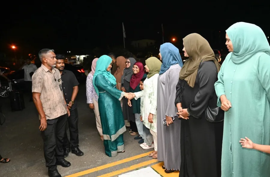 އައްޑޫސިޓީ އިން މެޑަމް ސާޖިދާއަށް ފިސާރި ހޫނު މަރުހަބާއެއް