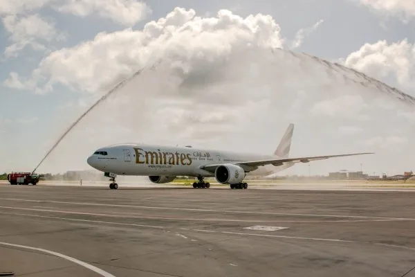ރާއްޖޭގައި ތާށިވި ފަސިންޖަރުން ގެންދަން އެމިރޭޓްސްގެ ފްލައިޓްތައް އަންނަން ފަށައިފި