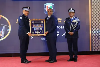 ހިދުމަތުގެ 32 އަހަރަށްފަހު ރިޓަޔާ ކުރެއްވި ސީޕީ ނަވީންގެ ހިދުމަތުގެ އަގު ވަޒަން ކޮށްފި