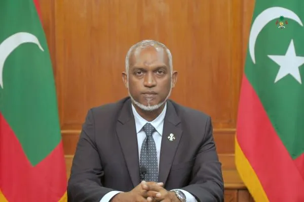 ދިގު މުއްދަތުގެ ޙައްލުތައް ހޯދައިދިނުމަށް ރައީސް މަސްވެރިންނާއެކު ގާތުން މަސައްކަތްކުރައްވައިފި