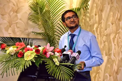 ރޯގާއާއި ހުން އިތުރުވަމުންދާތީ، ބަލި ކުދިން ސްކޫލަށް ނުފޮނުވުމަށް ޑރ. ފައިސަލްގެ އިރުޝާދު