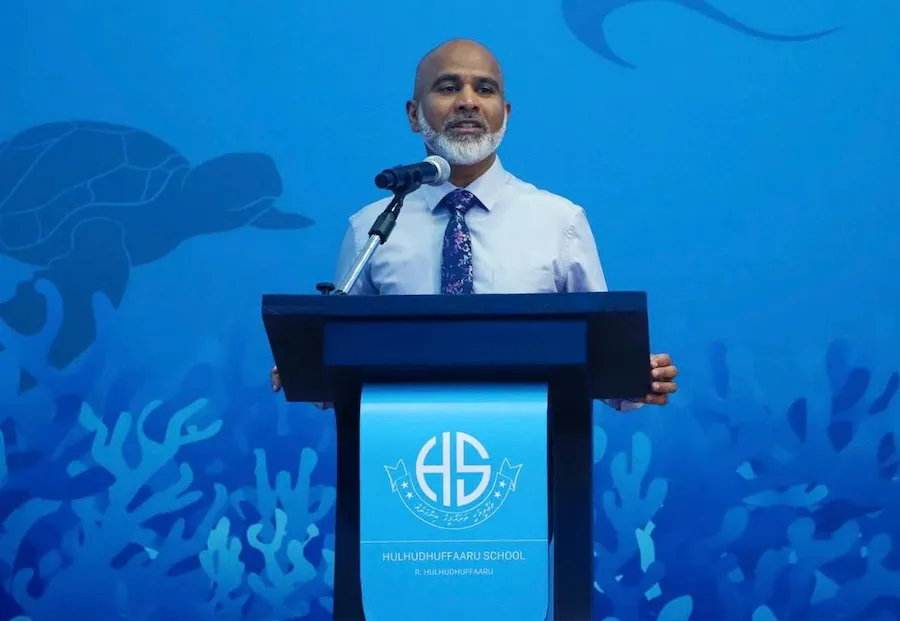 މުދައްރިސުންނަށްވުރެ ޝަރަފުވެރި، ޤަދަރުވެރި، އިއްޒަތްތެރި ބަޔަކު ތިބޭނެ ކަމަކަށް ނުދެކެން: ވަޒީރު ޝަފީއު