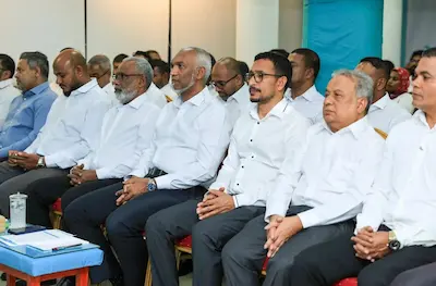 ޕީޕީއެމް އުވާލިއިރު އެޕާޓީގައި ތިބި ގިނައަދަދެއްގެ ސެނެޓު މެމްބަރުން ޕީއެންސީއަށް!